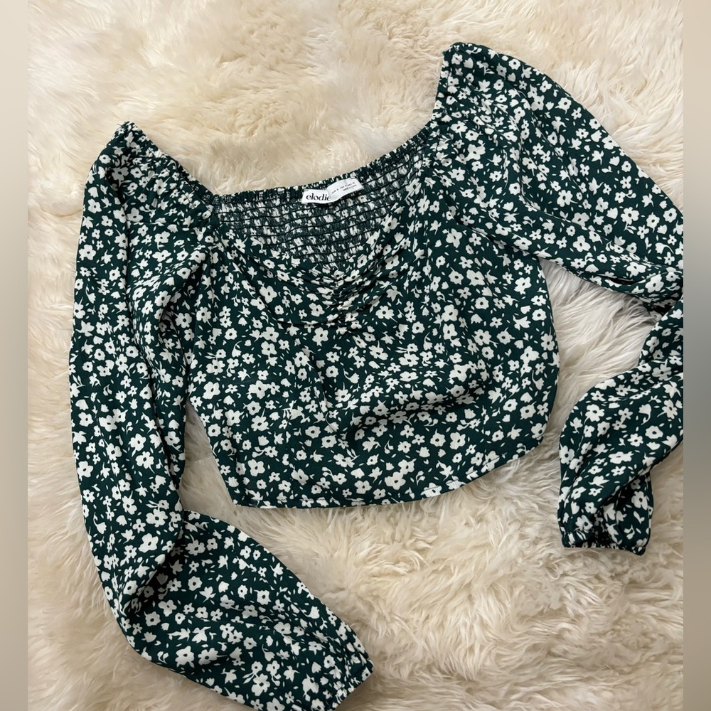 Long sleeve crop top